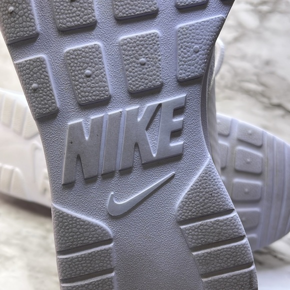 Nike Tanjun White Casual Athletic running Sneakers for finish line size US10 - Picture 11 of 14